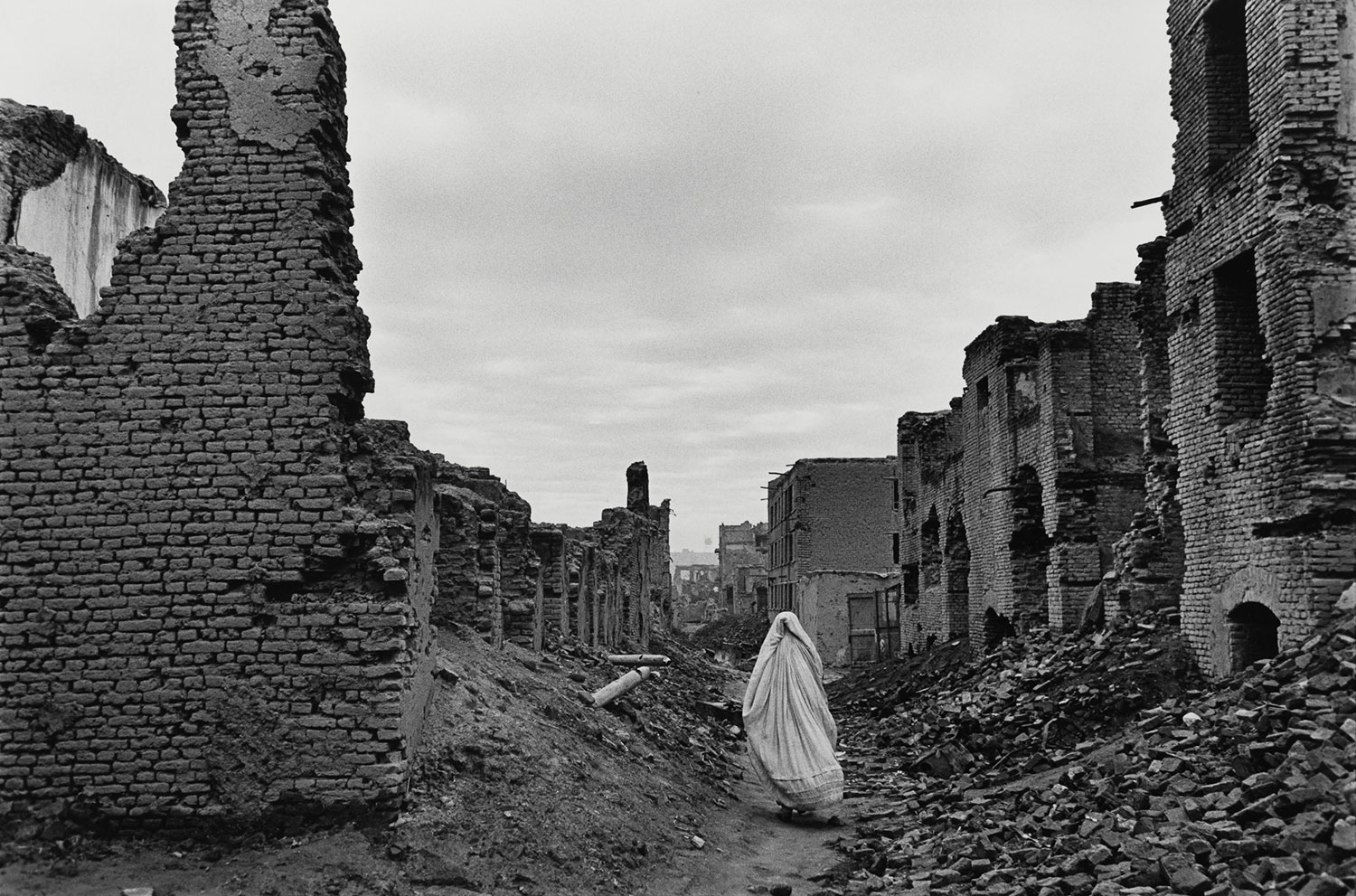 <Ruins of Kabul from civil war, Afghanistan, 1996, 